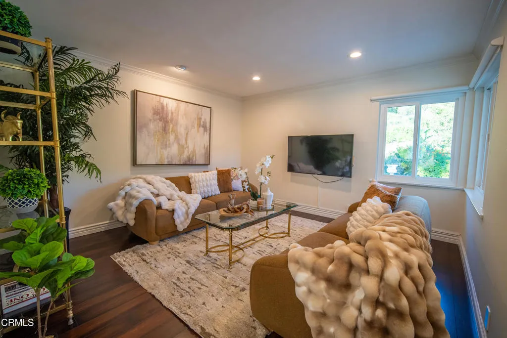 2460 Las Positas Road, Glendale, California 91208 home-pic-15