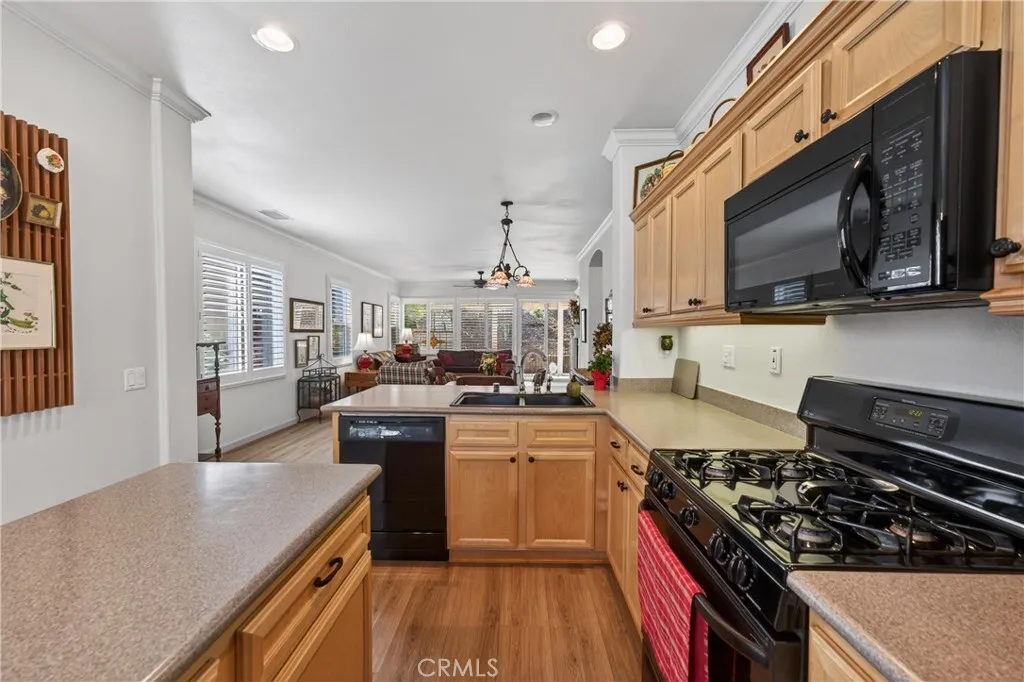 24247 Songsparrow Lane, Corona, California 92883 home-pic-18