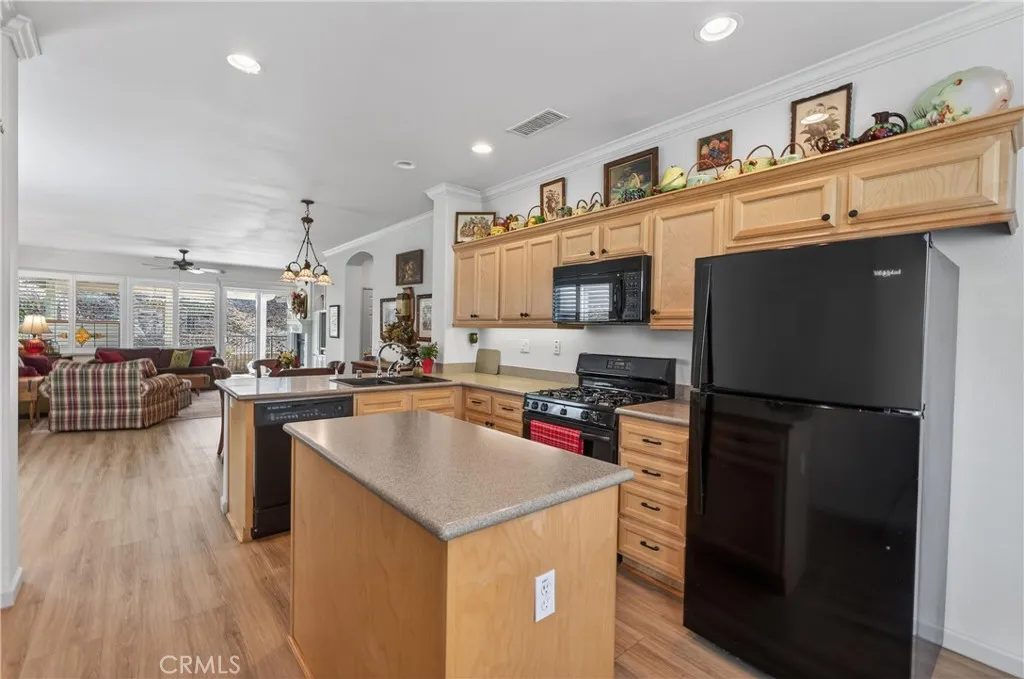 24247 Songsparrow Lane, Corona, California 92883 home-pic-17
