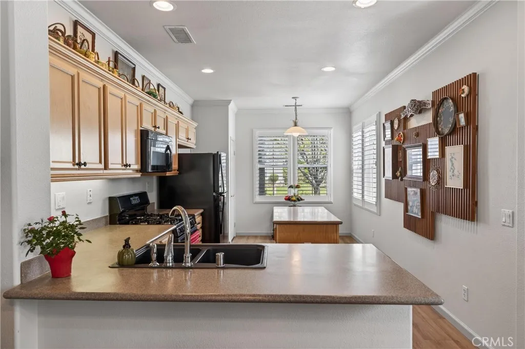24247 Songsparrow Lane, Corona, California 92883 home-pic-13