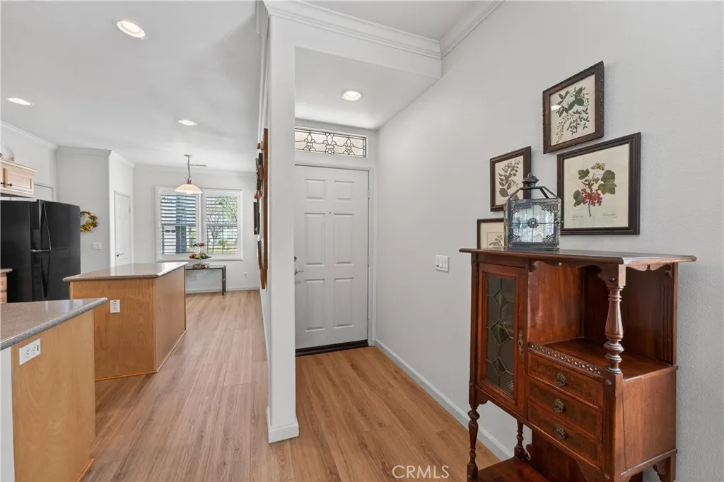 24247 Songsparrow Lane, Corona, California 92883 home-pic-4