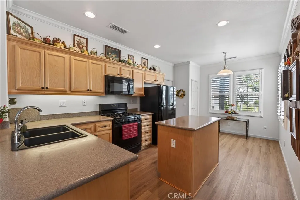 24247 Songsparrow Lane, Corona, California 92883 home-pic-15