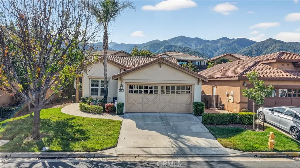24247 Songsparrow Lane, Corona, California 92883 home-pic-1