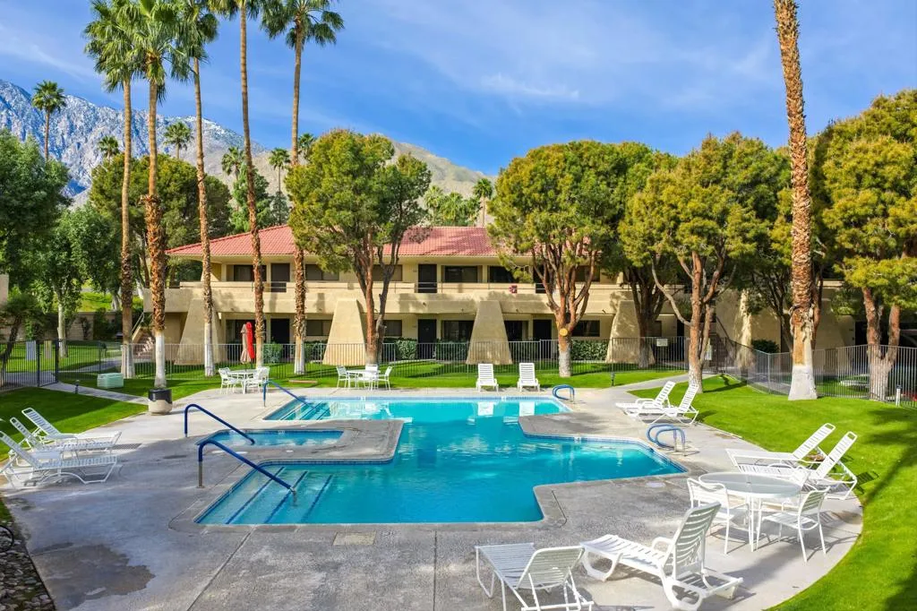 2821 W Los Felices Circle W K215, Palm Springs, California 92262 home-pic-18