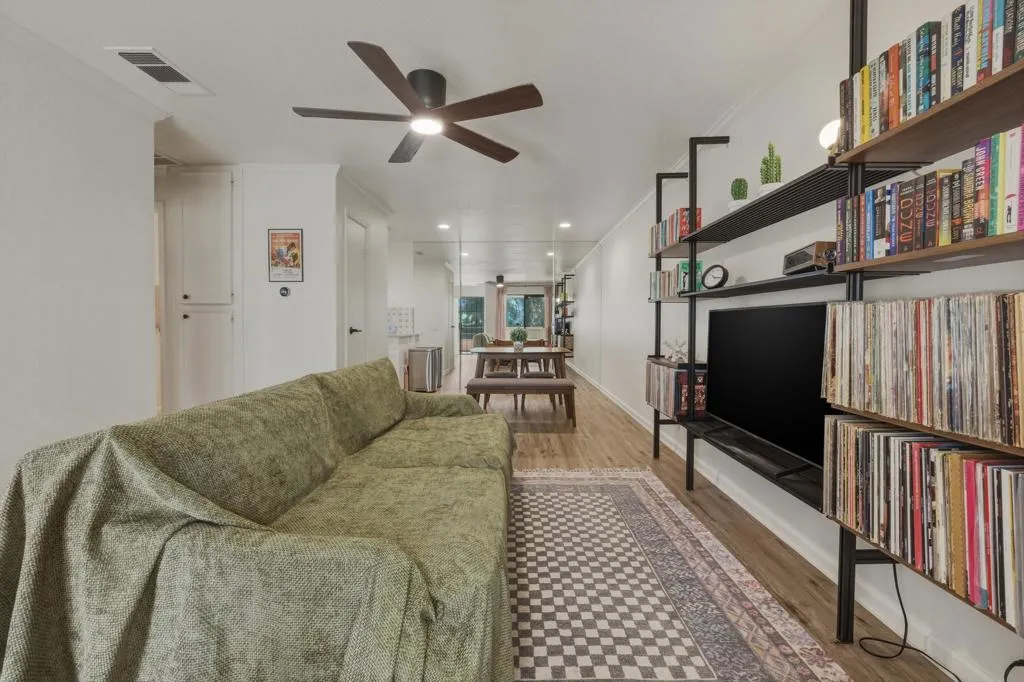 2821 W Los Felices Circle W K215, Palm Springs, California 92262 home-pic-5