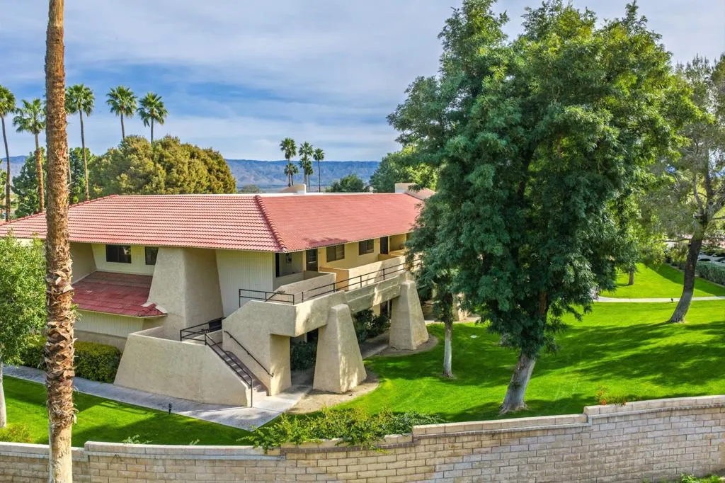 2821 W Los Felices Circle W K215, Palm Springs, California 92262 home-pic-17