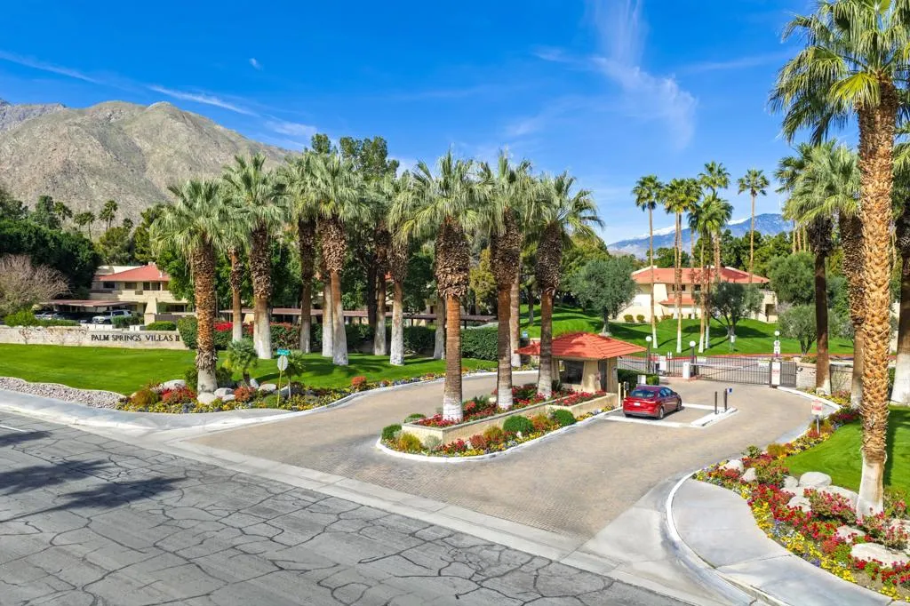 2821 W Los Felices Circle W K215, Palm Springs, California 92262 home-pic-2