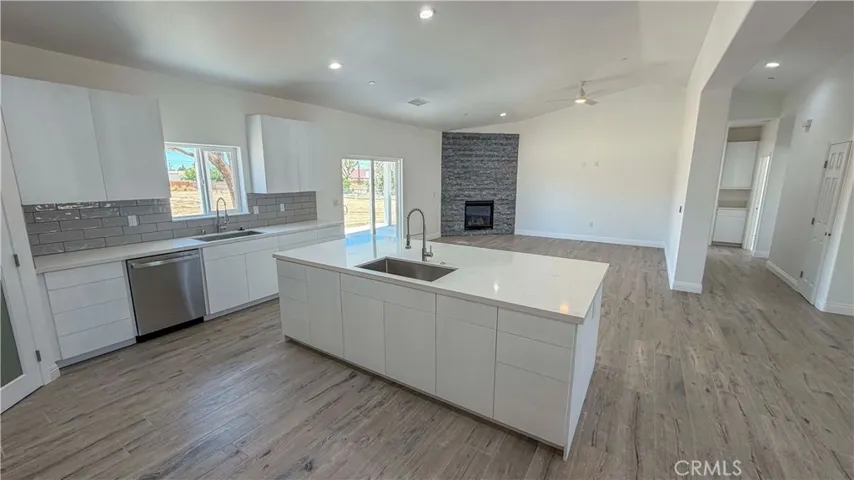 14416 Ricaree Road, Apple Valley, California 92307