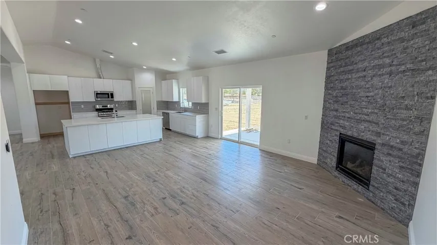 14416 Ricaree Road, Apple Valley, California 92307