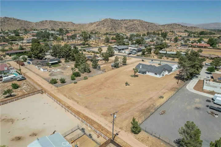 14416 Ricaree Road, Apple Valley, California 92307