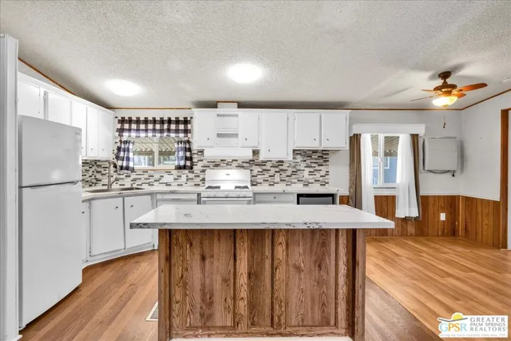 Kitchen counter