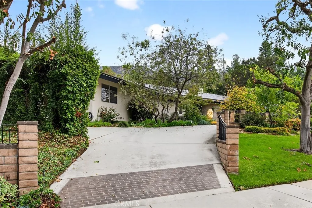 408 Meadow Lane, Monrovia, California 91016 home-pic-1