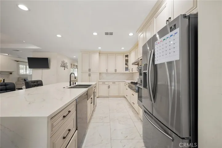 18900 Knapp, Northridge, California 91324