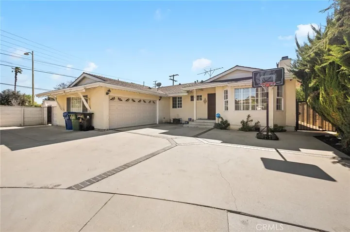 18900 Knapp, Northridge, California 91324