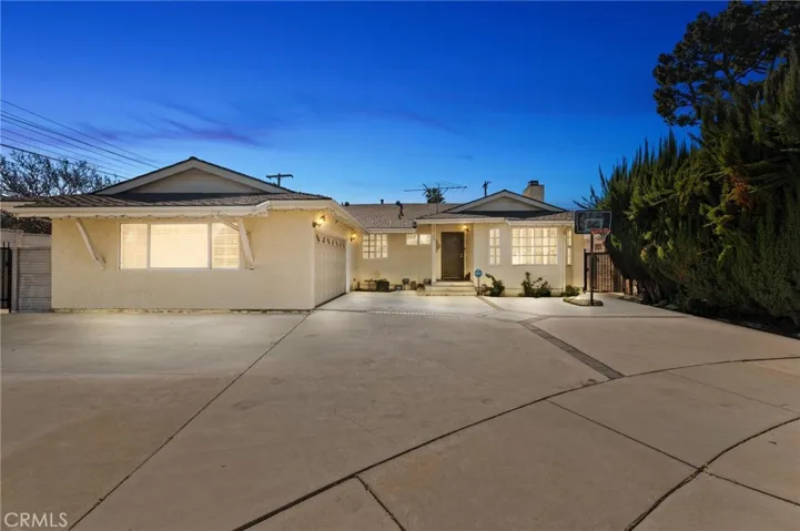 18900 Knapp, Northridge, California 91324