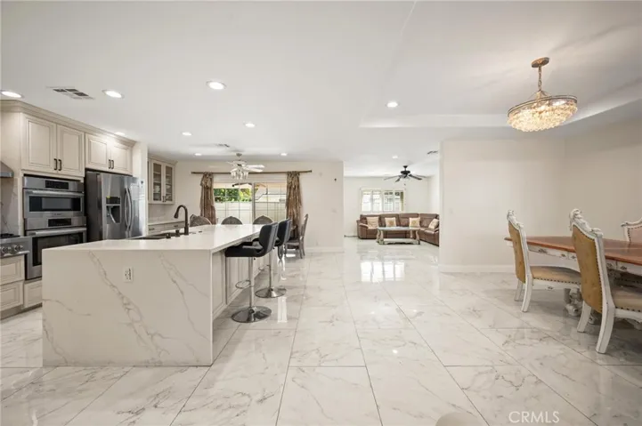 18900 Knapp, Northridge, California 91324