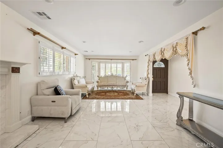 18900 Knapp, Northridge, California 91324