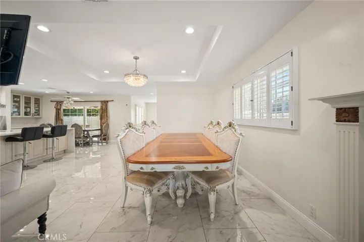18900 Knapp, Northridge, California 91324