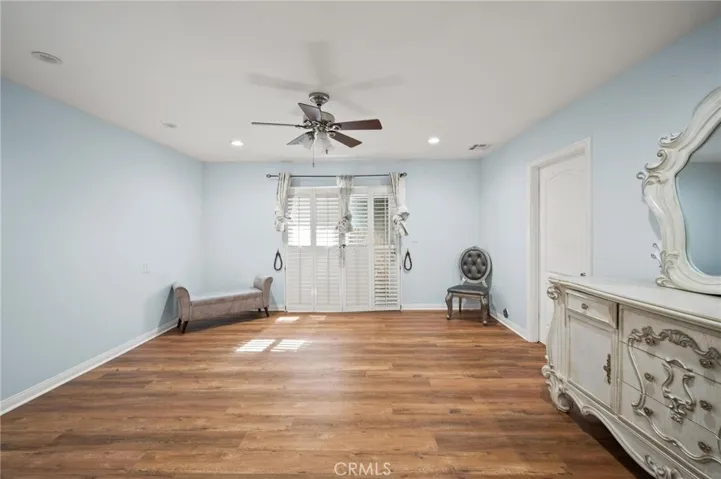 18900 Knapp, Northridge, California 91324