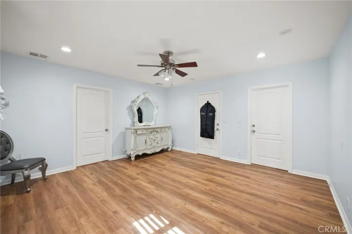 18900 Knapp, Northridge, California 91324