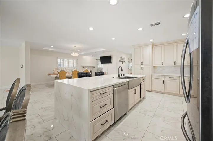 18900 Knapp, Northridge, California 91324