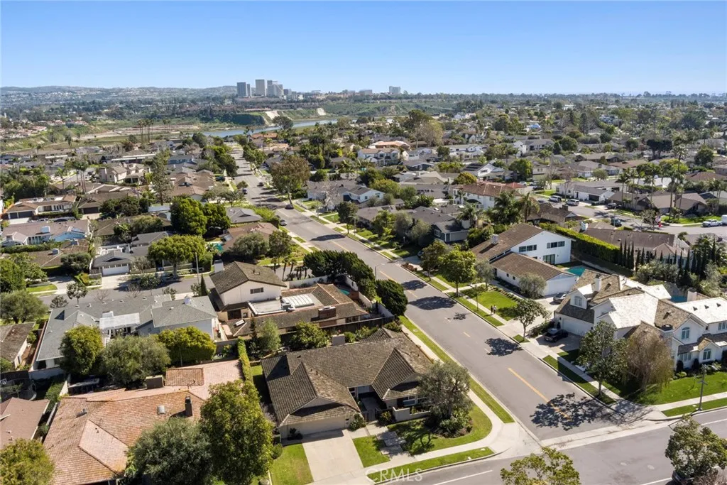 1800 Tradewinds Lane, Newport Beach, California 92660 home-pic-31