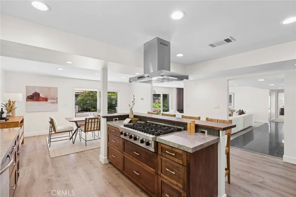 1800 Tradewinds Lane, Newport Beach, California 92660 home-pic-12