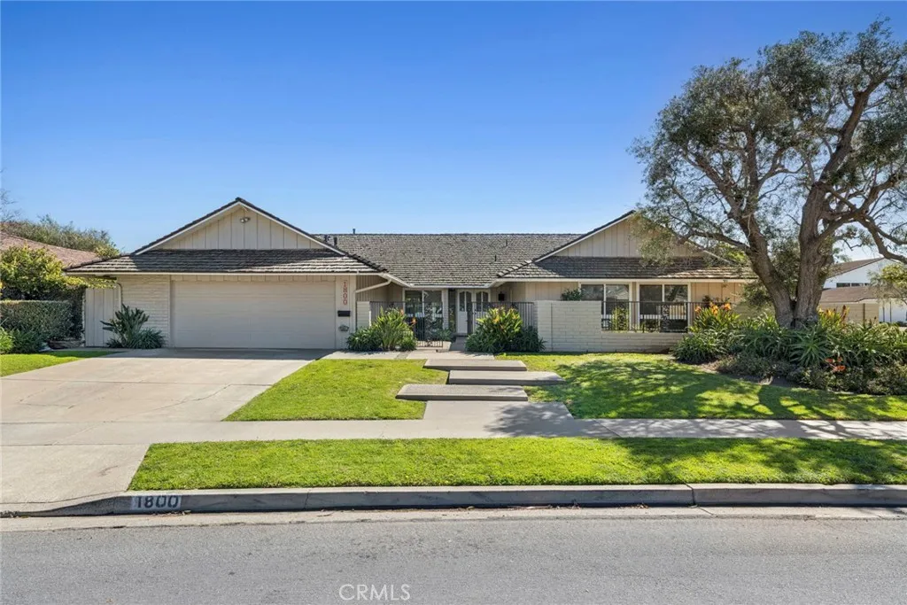 1800 Tradewinds Lane, Newport Beach, California 92660 home-pic-33