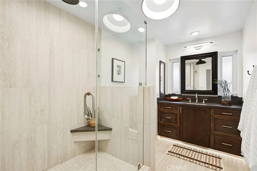 1800 Tradewinds Lane, Newport Beach, California 92660 home-pic-23