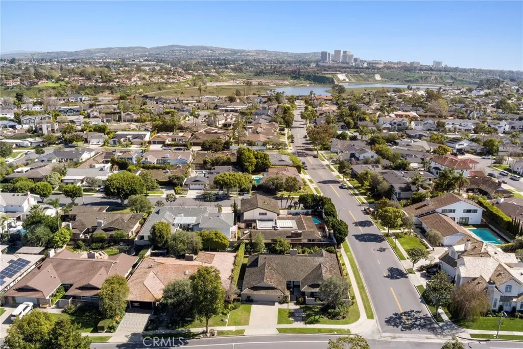 1800 Tradewinds Lane, Newport Beach, California 92660 home-pic-30