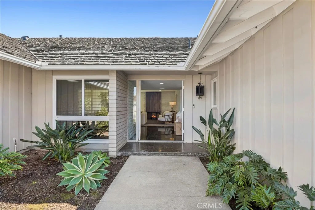 1800 Tradewinds Lane, Newport Beach, California 92660 home-pic-3