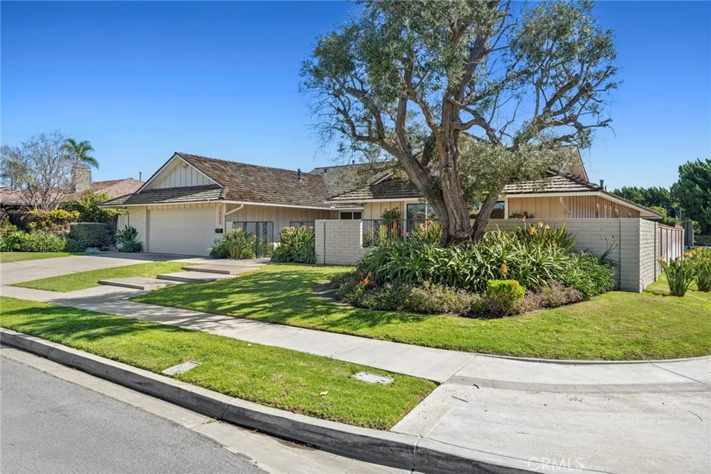 1800 Tradewinds Lane, Newport Beach, California 92660 home-pic-32