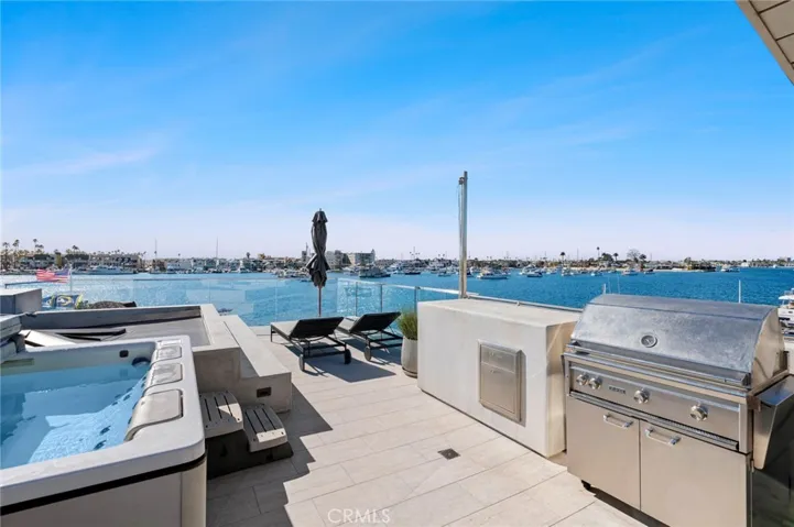Spa and Grill on Roof Deck