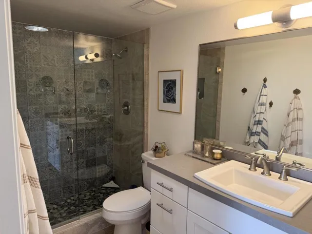 32-MAIN BATH