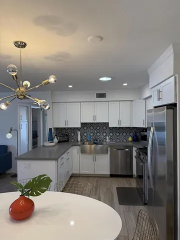 21-KITCHEN 1