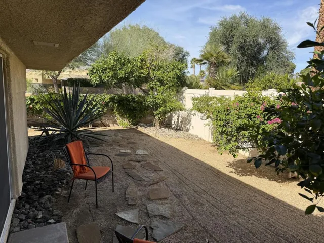 4-PATIO 1