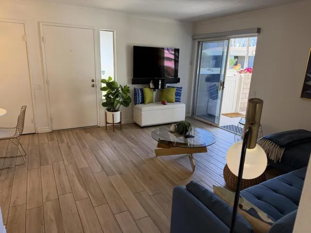 12-MAIN L ROOM