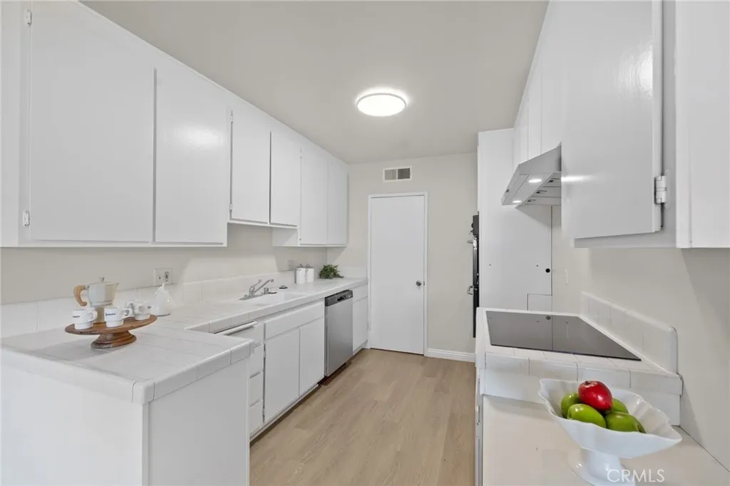 420 S Madison 304, Pasadena, California 91101 home-pic-15
