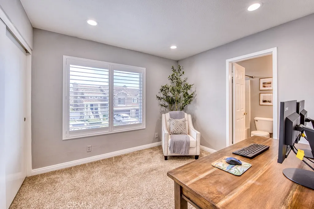 43 Calle Estero, Rancho Santa Margarita, California 92688 home-pic-15