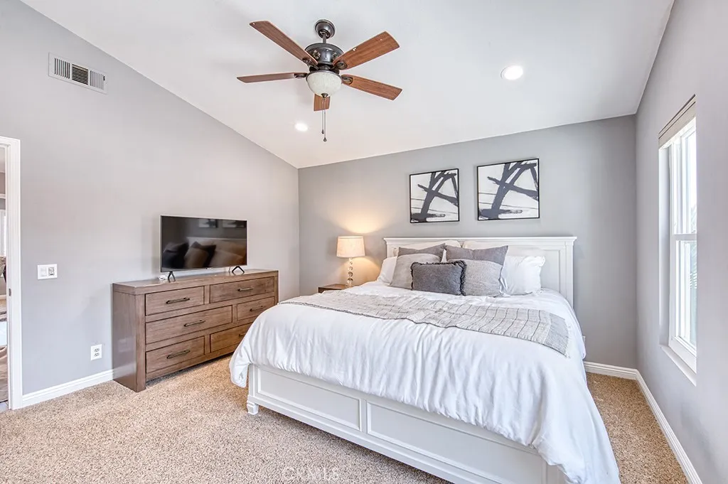 43 Calle Estero, Rancho Santa Margarita, California 92688 home-pic-12