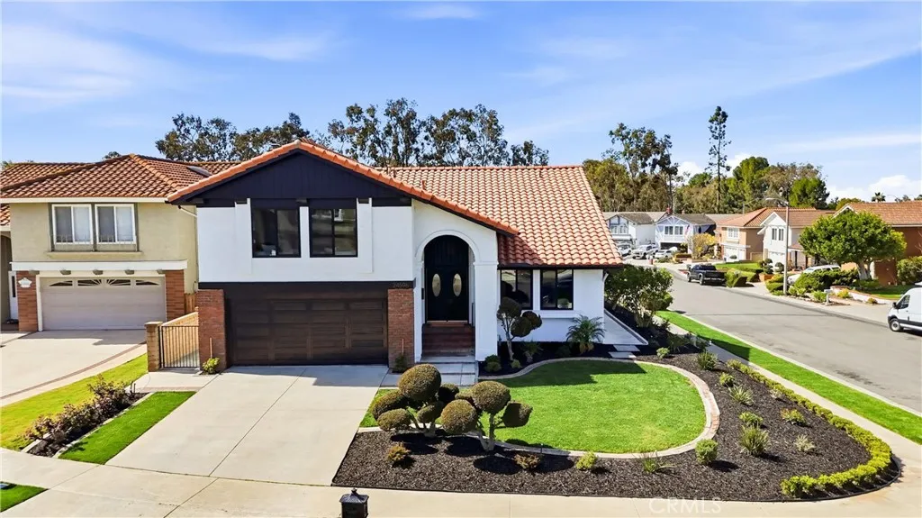 24596 Donna Lane, Lake Forest, California 92630 home-pic-1