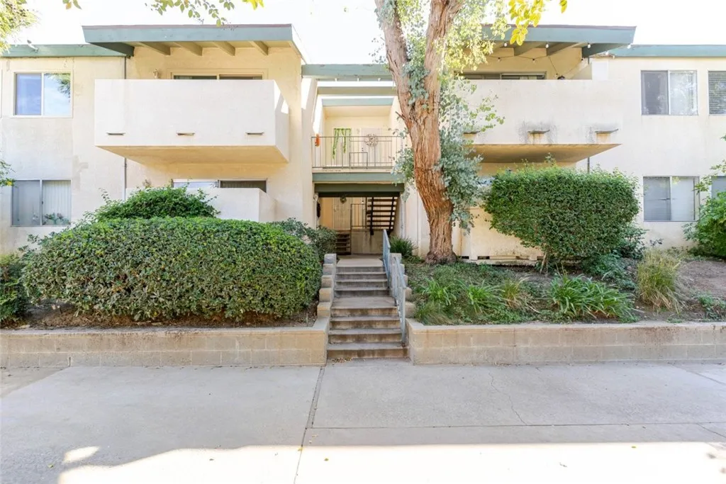 10636 Woodley Avenue 54, Granada Hills, California 91344 home-pic-2