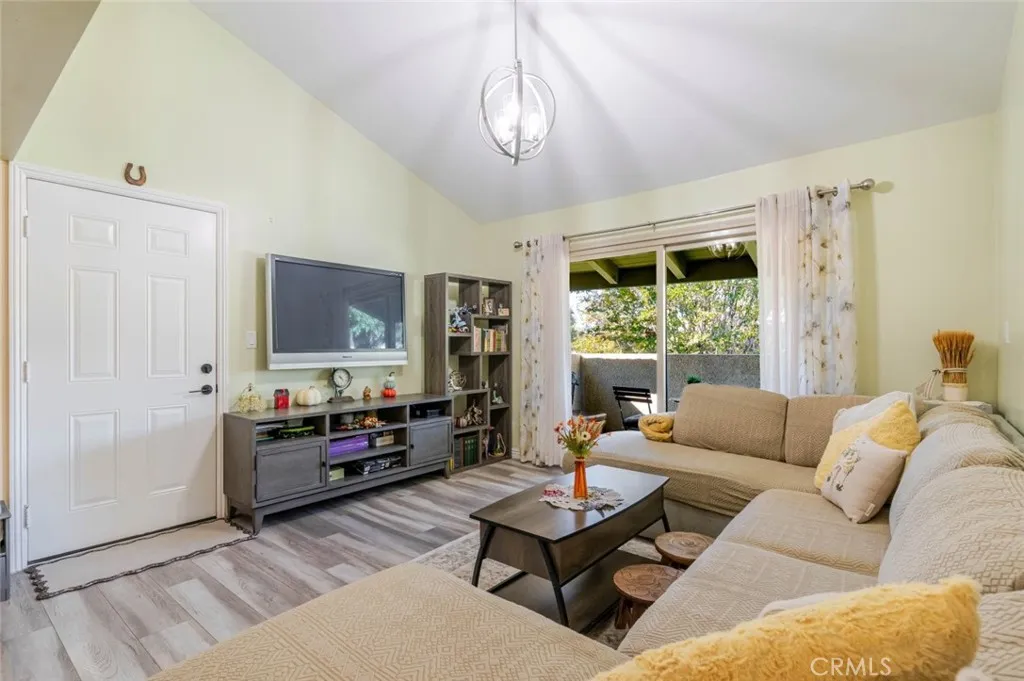 10636 Woodley Avenue 54, Granada Hills, California 91344 home-pic-6