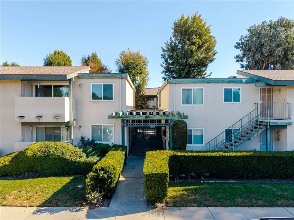 10636 Woodley Avenue 54, Granada Hills, California 91344 home-pic-1