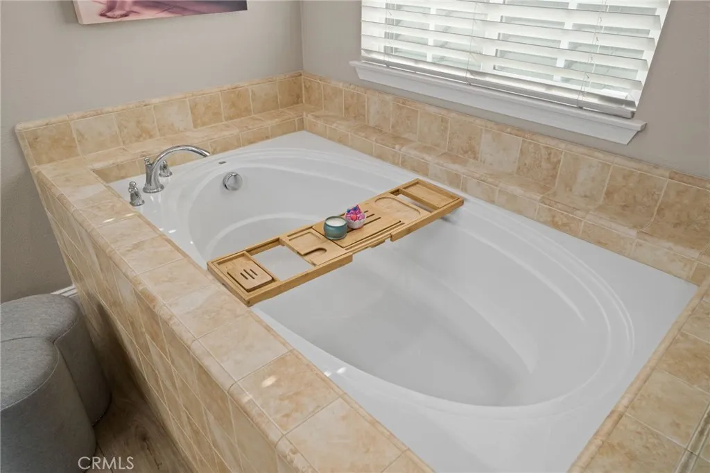 14215 Rolling Stream Place, Eastvale, California 92880 home-pic-25