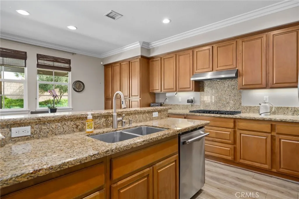 14215 Rolling Stream Place, Eastvale, California 92880 home-pic-13