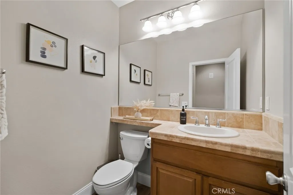14215 Rolling Stream Place, Eastvale, California 92880 home-pic-18