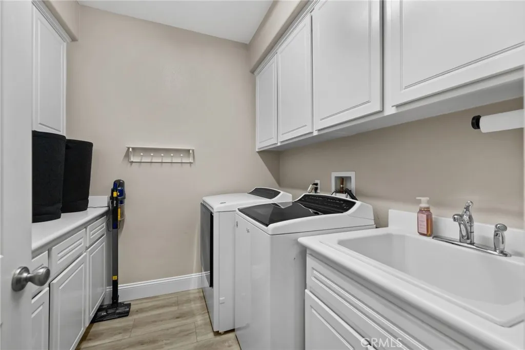 14215 Rolling Stream Place, Eastvale, California 92880 home-pic-29