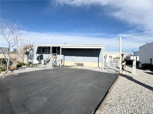 Exterior 2 parking spaces