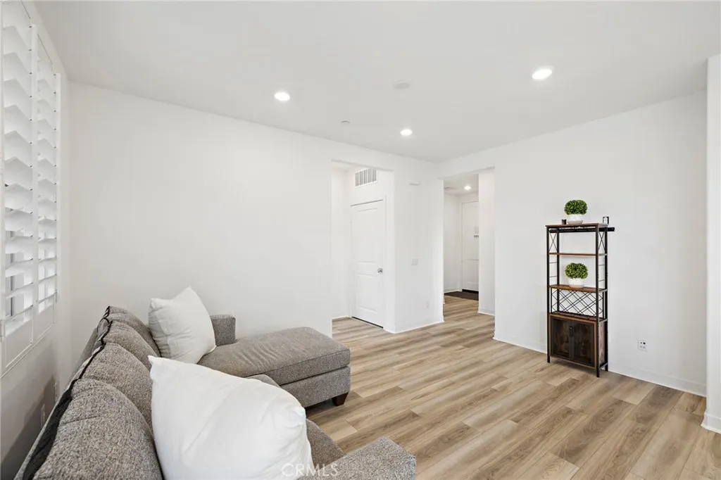 1200 Lasso Way 305, Ladera Ranch, California 92694 home-pic-4